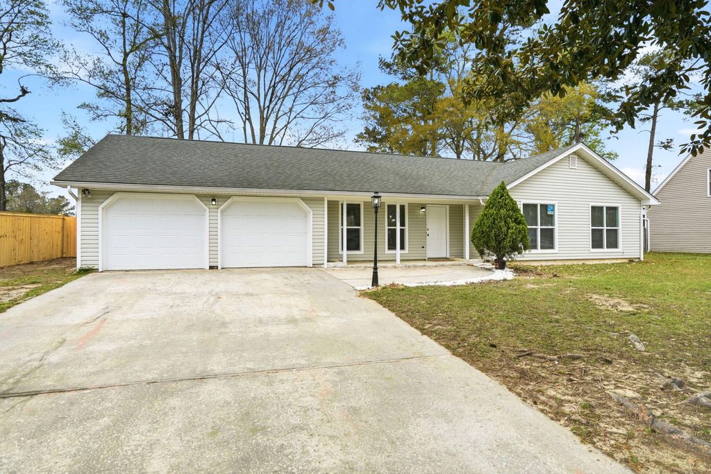 121 University Drive, Ladson, SC 29456