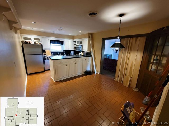 926 E 13th Street, Claremore, OK 74017