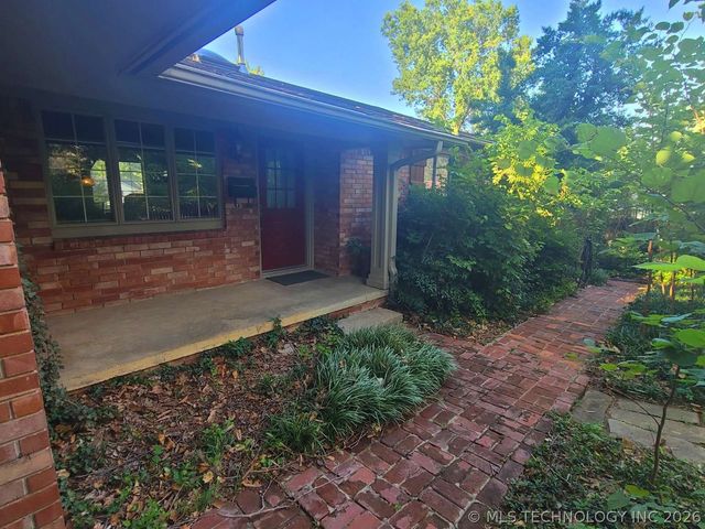 926 E 13th Street, Claremore, OK 74017