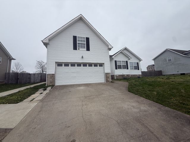 1420 Mutual Dr, Clarksville, TN 37042