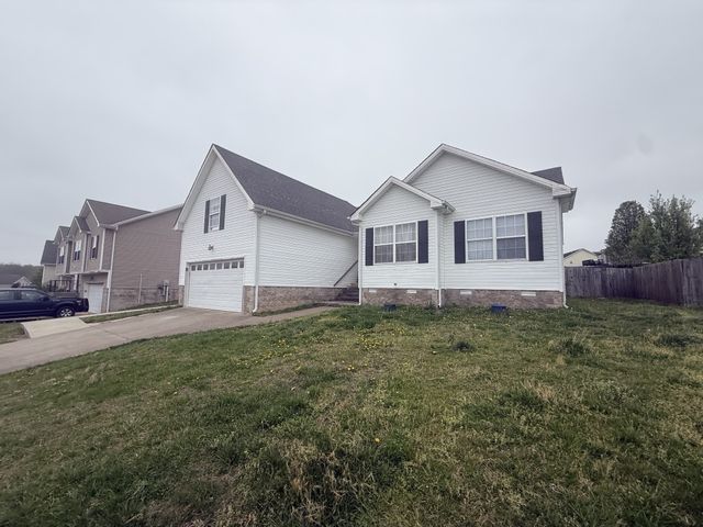 1420 Mutual Dr, Clarksville, TN 37042