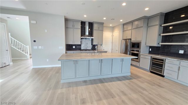 10434 Vista Argento Avenue, Las Vegas, NV 89166