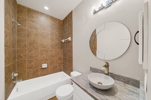 6118 Berwick Lane, League City, TX 77573