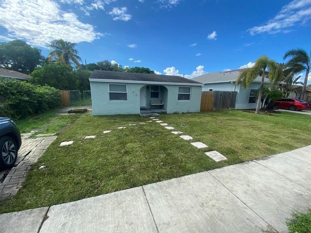638 SW 7TH Avenue, Delray Beach, FL 33444