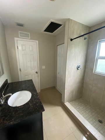 638 SW 7TH Avenue, Delray Beach, FL 33444
