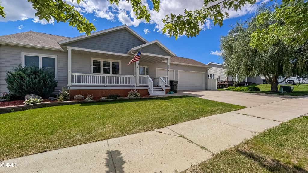 3225 Prairie Commons Street, Williston, ND 58801 photo 3