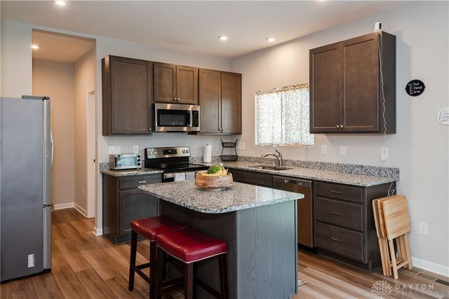 766 Hunters Run Drive, Brookville, OH 45309