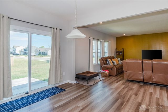 766 Hunters Run Drive, Brookville, OH 45309