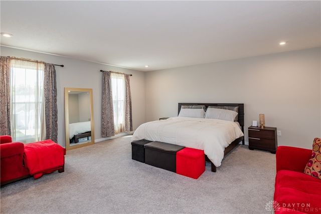 766 Hunters Run Drive, Brookville, OH 45309