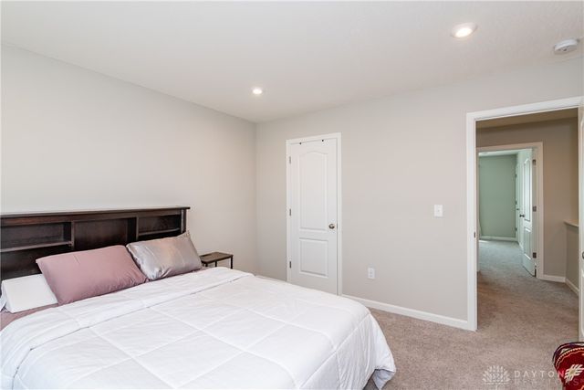 766 Hunters Run Drive, Brookville, OH 45309