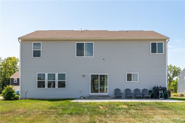 766 Hunters Run Drive, Brookville, OH 45309