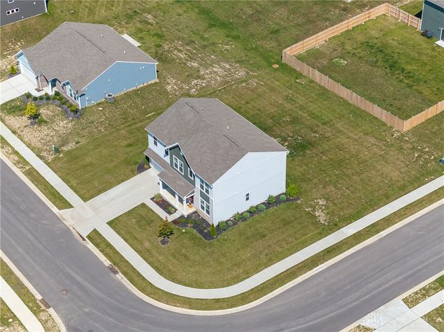 766 Hunters Run Drive, Brookville, OH 45309