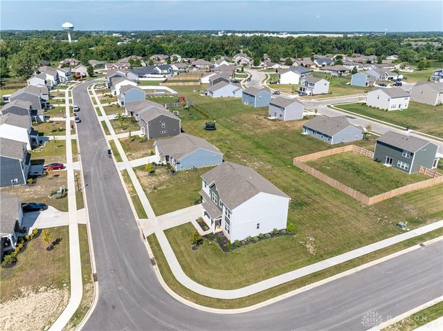 766 Hunters Run Drive, Brookville, OH 45309