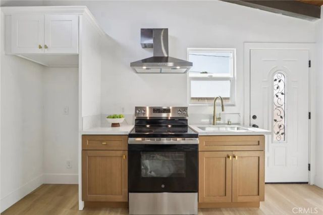 10007 Debra Avenue, Granada Hills, CA 91343