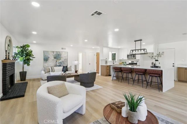 10007 Debra Avenue, Granada Hills, CA 91343