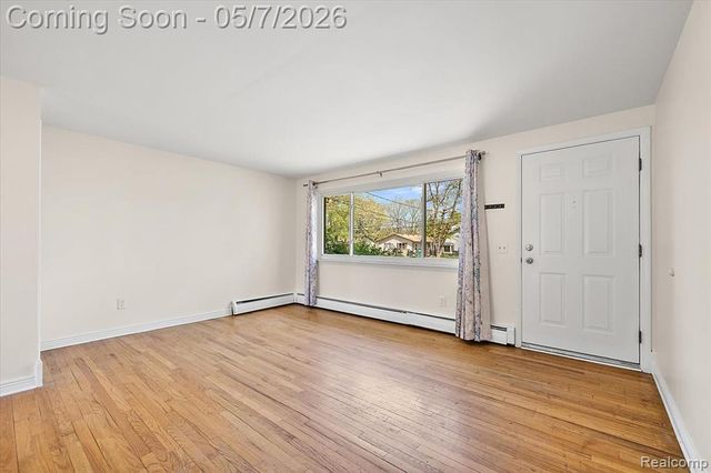 2795 Woodbury Street, Walled Lake, MI 48390