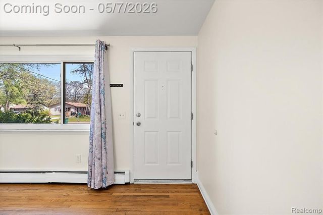2795 Woodbury Street, Walled Lake, MI 48390