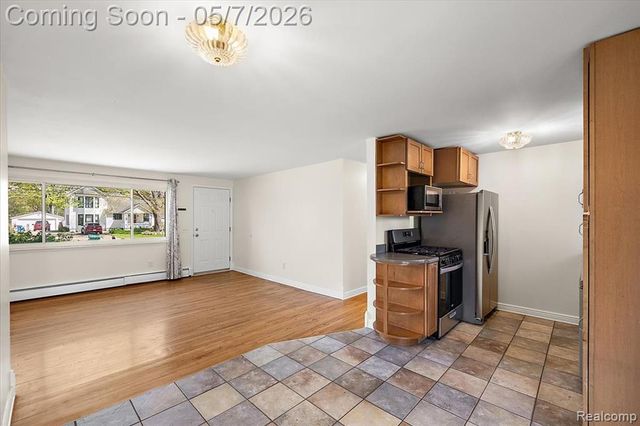 2795 Woodbury Street, Walled Lake, MI 48390