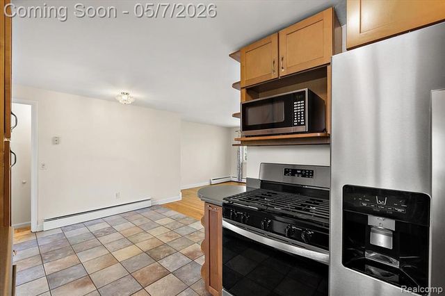 2795 Woodbury Street, Walled Lake, MI 48390