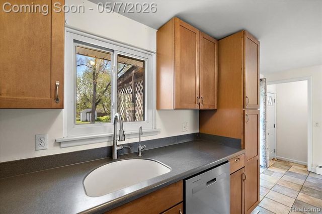 2795 Woodbury Street, Walled Lake, MI 48390
