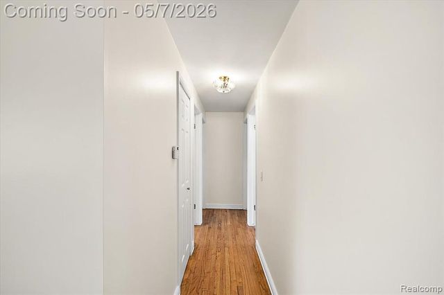2795 Woodbury Street, Walled Lake, MI 48390