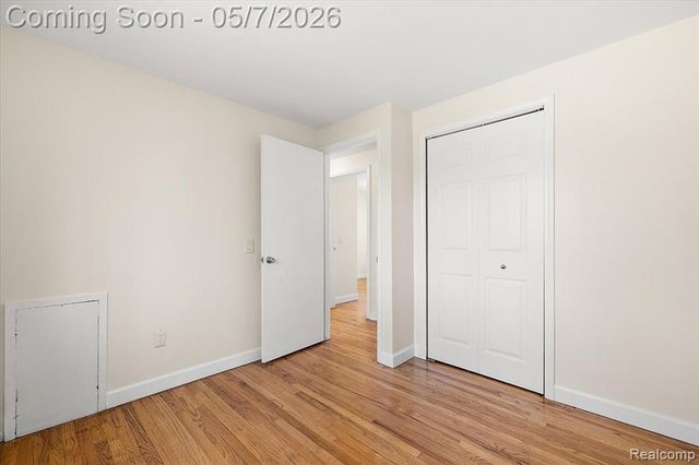 2795 Woodbury Street, Walled Lake, MI 48390
