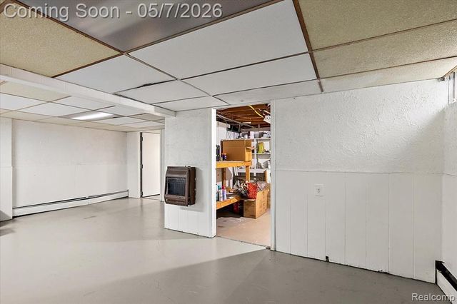 2795 Woodbury Street, Walled Lake, MI 48390