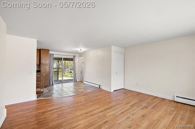 2795 Woodbury Street, Walled Lake, MI 48390