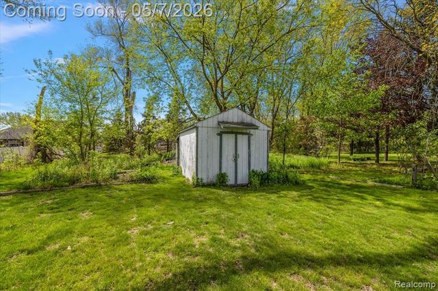 2795 Woodbury Street, Walled Lake, MI 48390