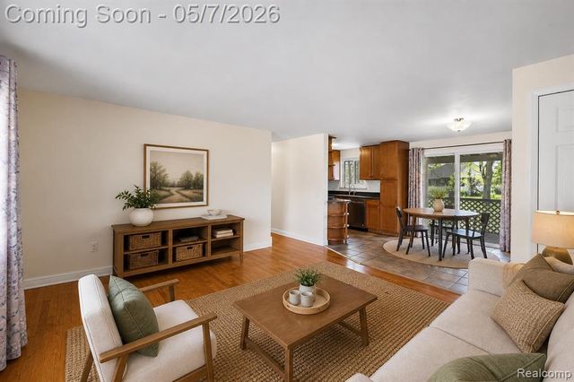 2795 Woodbury Street, Walled Lake, MI 48390