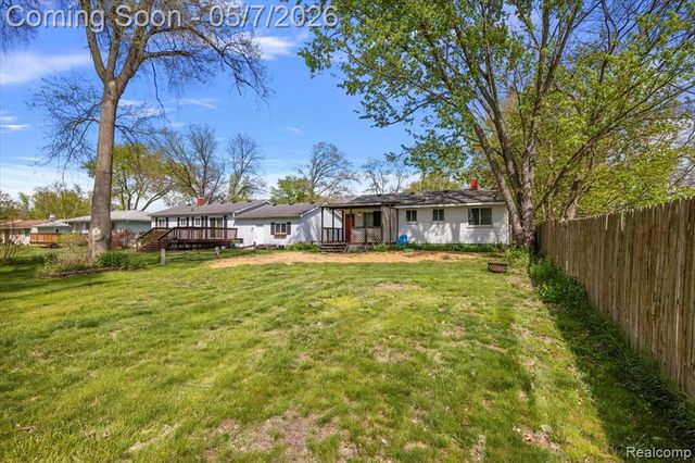 2795 Woodbury Street, Walled Lake, MI 48390