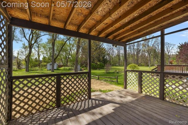 2795 Woodbury Street, Walled Lake, MI 48390