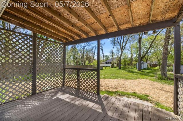 2795 Woodbury Street, Walled Lake, MI 48390
