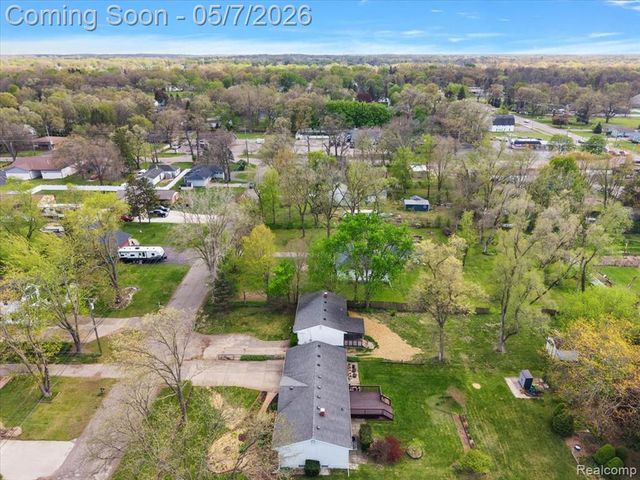 2795 Woodbury Street, Walled Lake, MI 48390