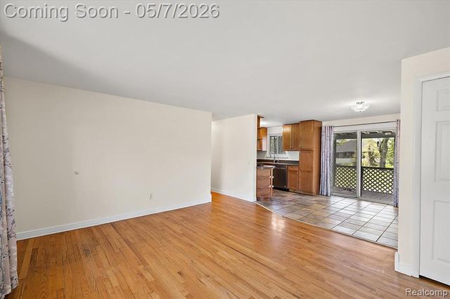 2795 Woodbury Street, Walled Lake, MI 48390