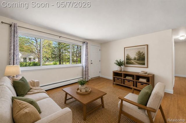 2795 Woodbury Street, Walled Lake, MI 48390