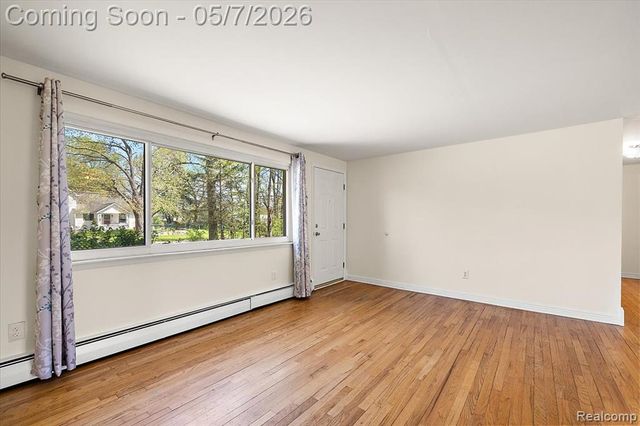 2795 Woodbury Street, Walled Lake, MI 48390