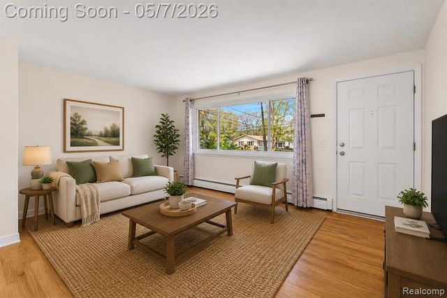2795 Woodbury Street, Walled Lake, MI 48390