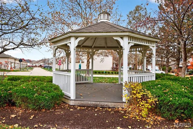 270 Le Beau Lane, St Charles, MO 63303