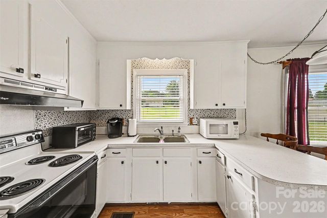 5111 Hawthorne Lane, Shelby, NC 28152