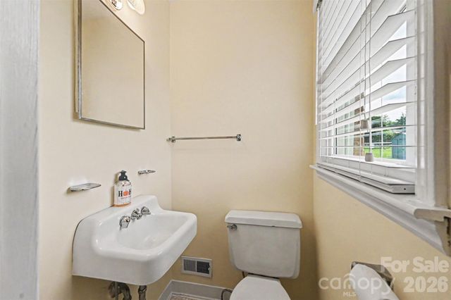 5111 Hawthorne Lane, Shelby, NC 28152