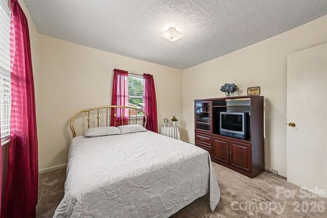 5111 Hawthorne Lane, Shelby, NC 28152