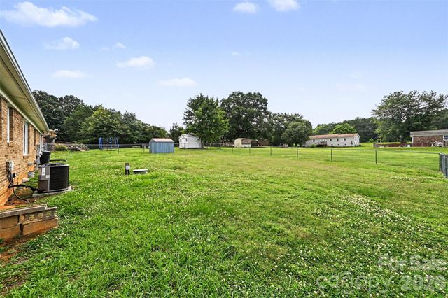5111 Hawthorne Lane, Shelby, NC 28152