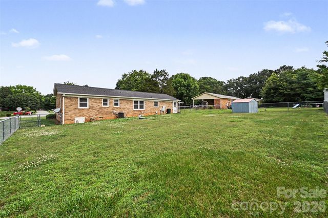 5111 Hawthorne Lane, Shelby, NC 28152