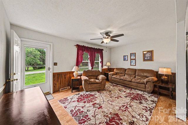 5111 Hawthorne Lane, Shelby, NC 28152