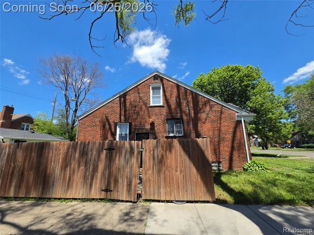 20005 Regent Drive, Detroit, MI 48205