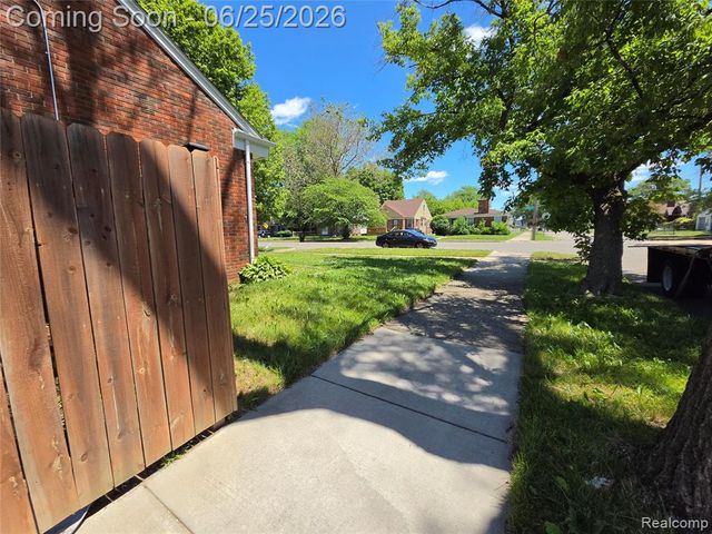 20005 Regent Drive, Detroit, MI 48205