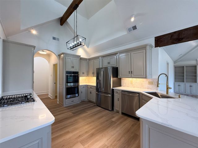 429 Remington Drive E, Highland Village, TX 75077