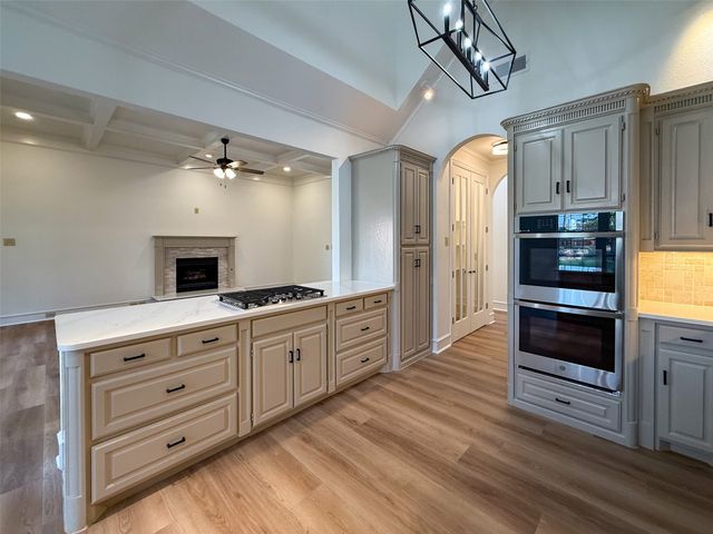 429 Remington Drive E, Highland Village, TX 75077