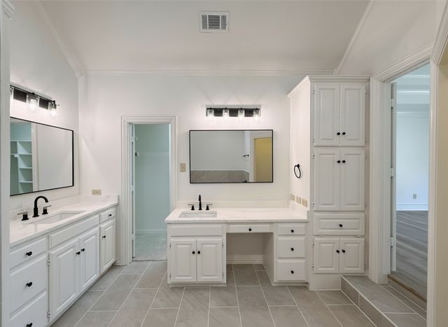 429 Remington Drive E, Highland Village, TX 75077